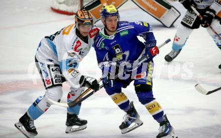 EBEL. Eishockey Bundesliga. EC VSV gegen Black Wings Linz. Blaz Tomazevic, (VSV),  Marco Brucker    (Linz). Villach, am 27.10.2023
Foto: Kuess
www.qspictures.net
---
pressefotos, pressefotografie, kuess, qs, qspictures, sport, bild, bilder, bilddatenbank