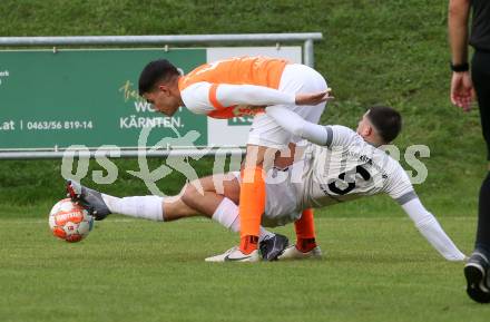 Fussball. Kaerntner Liga. Koettmannsdorf gegen Donau. Matteo Juvan   (Koettmanndorf),    Damjan Jovanovic (Donau). Koettmannsdorf, 29.10.2023.
Foto: Kuess
www.qspictures.net
---
pressefotos, pressefotografie, kuess, qs, qspictures, sport, bild, bilder, bilddatenbank