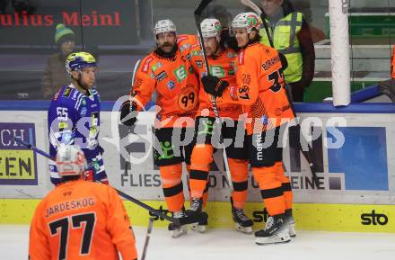 EBEL. Eishockey Bundesliga. EC VSV gegen Moser Medical Graz99ers. Torjubel Taylor Matson, Anthony Salinitri, Gustav Bouramman  (Graz). Villach, am 3.11.2023
Foto: Kuess
www.qspictures.net
---
pressefotos, pressefotografie, kuess, qs, qspictures, sport, bild, bilder, bilddatenbank