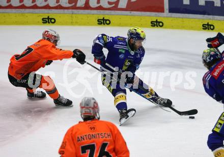 EBEL. Eishockey Bundesliga. EC VSV gegen Moser Medical Graz99ers.  Mark Katic,  (VSV),   Jakob Engelhart (Graz). Villach, am 3.11.2023
Foto: Kuess
www.qspictures.net
---
pressefotos, pressefotografie, kuess, qs, qspictures, sport, bild, bilder, bilddatenbank