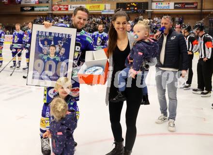 EBEL. Eishockey Bundesliga. EC VSV gegen Moser Medical Graz99ers.  John Hughes mit Familie (VSV). Villach, am 3.11.2023
Foto: Kuess
www.qspictures.net
---
pressefotos, pressefotografie, kuess, qs, qspictures, sport, bild, bilder, bilddatenbank