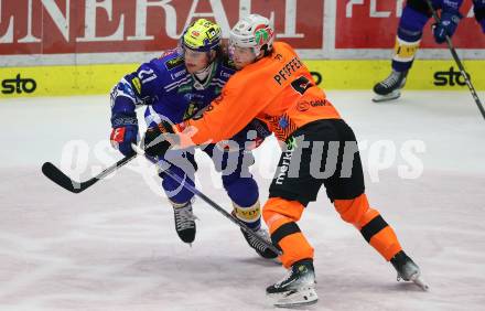 EBEL. Eishockey Bundesliga. EC VSV gegen Moser Medical Graz99ers.  Tim Geifes, (VSV),   Jacob Pfeffer  (Graz). Villach, am 3.11.2023
Foto: Kuess
www.qspictures.net
---
pressefotos, pressefotografie, kuess, qs, qspictures, sport, bild, bilder, bilddatenbank