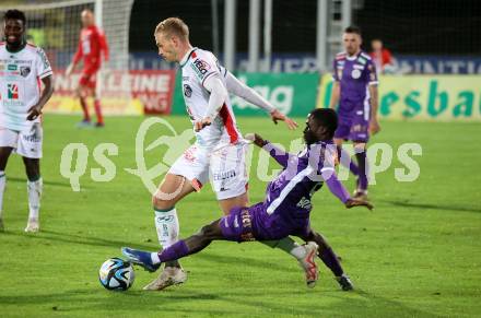 Fussball Bundesliga. WAC gegen SK Austria Klagenfurt.  Jonathan Scherzer  (WAC),  Solomon Bonnah (Klagenfurt).  Wolfsberg, am 4.11.2023.
Foto: Kuess
www.qspictures.net
---
pressefotos, pressefotografie, kuess, qs, qspictures, sport, bild, bilder, bilddatenbank