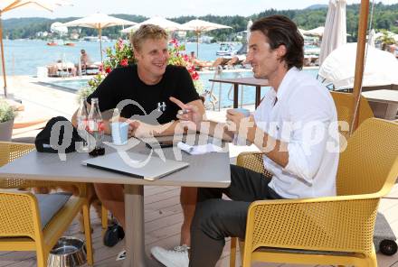 Fussball. Interview Martin HInteregger. Martin Hinteregger, Claudio Trevisan. Velden, am 10.7.2023.
Foto: Kuess



---
pressefotos, pressefotografie, kuess, qs, qspictures, sport, bild, bilder, bilddatenbank
