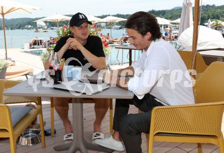 Fussball. Interview Martin HInteregger. Martin Hinteregger, Claudio Trevisan. Velden, am 10.7.2023.
Foto: Kuess



---
pressefotos, pressefotografie, kuess, qs, qspictures, sport, bild, bilder, bilddatenbank