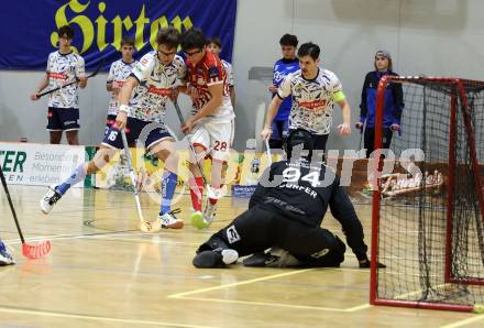 Floorball Bundesliga. KAC gegen VSV.  Gabriel Lekas, (KAC), Manuel Flaschberger, Karl Dorfer   (VSV). Klagenfurt, 25.11.2023.
Foto: Kuess
www.qspictures.net
---
pressefotos, pressefotografie, kuess, qs, qspictures, sport, bild, bilder, bilddatenbank