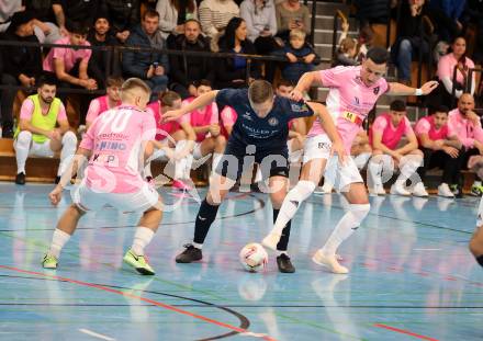Futsal. Carinthia Flamengo Futsal Club gegen LPSV-Kaernten.  Smajl Delic, Enes Brdjanovic  (C.F.F.C),  Senad Huseinbasic  (LPSV). Klagenfurt, 26.11.2023.
Foto: Kuess
www.qspictures.net
---
pressefotos, pressefotografie, kuess, qs, qspictures, sport, bild, bilder, bilddatenbank