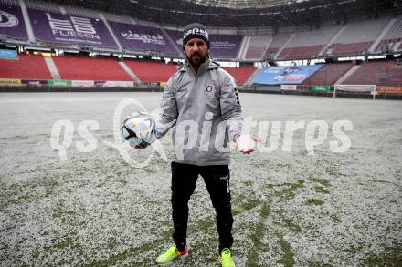 Fussball Bundesliga. SK Austria Klagenfurt gegen Hartberg. Absage. Sandro Zakany (SK Austria KLagenfurt). Klagenfurt, am 2.12.2023.
Foto: Kuess
---
pressefotos, pressefotografie, kuess, qs, qspictures, sport, bild, bilder, bilddatenbank