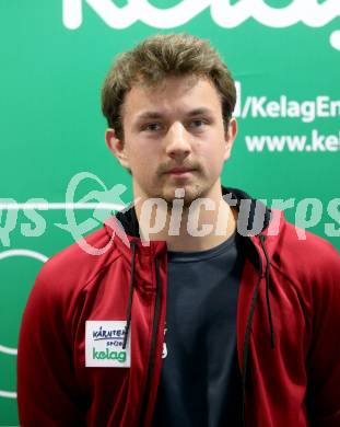 Kaernten Sport. Sportlermeeting. Package Uebergabe.  Raphael Rauter  (Schiessen). Klagenfurt, am 5.12.2023.
Foto: Kuess
---
pressefotos, pressefotografie, kuess, qs, qspictures, sport, bild, bilder, bilddatenbank