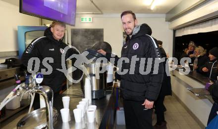 Fussball. Bundesliga. SK Austria Klagenfurt gegen Austria Wien.  Punschstand. Jonas Arweiler, Marco Knaller   (Austria Klagenfurt). Klagenfurt, 9.12.2023.
Foto: Kuess
---
pressefotos, pressefotografie, kuess, qs, qspictures, sport, bild, bilder, bilddatenbank