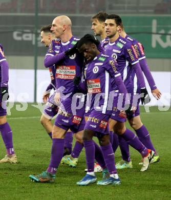 Fussball. Bundesliga. SK Austria Klagenfurt gegen Austria Wien.  Nicolas Wimmer Solomon Bonnah   (Austria Klagenfurt). Klagenfurt, 9.12.2023.
Foto: Kuess
---
pressefotos, pressefotografie, kuess, qs, qspictures, sport, bild, bilder, bilddatenbank