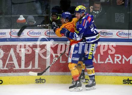 EBEL. Eishockey Bundesliga. EC VSV gegen Asiago Hockey.   Philipp Lindner, (VSV),  Alexander Joseph Ieropullo   (Asiago). Villach, am 22.12.2023
Foto: Kuess
www.qspictures.net
---
pressefotos, pressefotografie, kuess, qs, qspictures, sport, bild, bilder, bilddatenbank