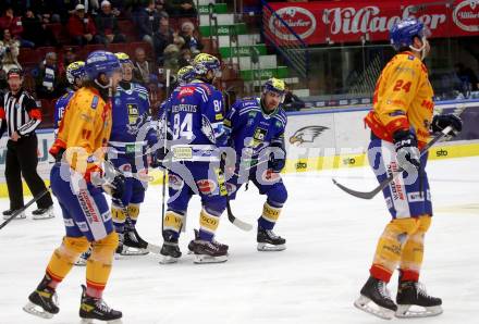 EBEL. Eishockey Bundesliga. EC VSV gegen Asiago Hockey.  Torjubel Anthony Luciani, Layne Viveiros. KLevin Hancock, Andrew Desjardins  (VSV). Villach, am 22.12.2023
Foto: Kuess
www.qspictures.net
---
pressefotos, pressefotografie, kuess, qs, qspictures, sport, bild, bilder, bilddatenbank