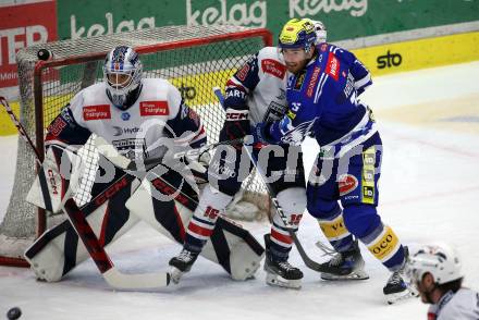 EBEL. Eishockey Bundesliga. EC VSV gegen Fehervar AV19.  Kevin Hancock,VSV),   , Dominik Horvath, Janos Hari  (  (Fehervar). Villach, am 28.12.2023
Foto: Kuess
www.qspictures.net
---
pressefotos, pressefotografie, kuess, qs, qspictures, sport, bild, bilder, bilddatenbank