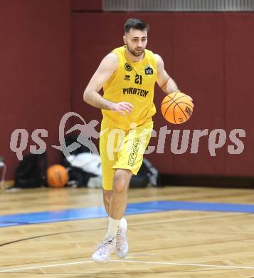 Basketball 2. Bundesliga. Woerthersee Piraten gegen Basket Flames. JMarin Sliskovic  (Piraten). Klagenfurt, am 4.2.2024.
Foto: Kuess
---
pressefotos, pressefotografie, kuess, qs, qspictures, sport, bild, bilder, bilddatenbank