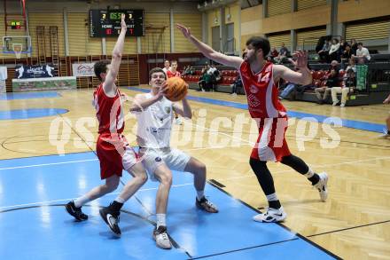Basketball 2. Liga 2023/2024. Grunddurchgang 17. Runde.  KOS gegen Upper Austrian Ballers   Andi Smrtnik (KOS),  Simon Hintenaus,  Petar Nemcec (Austrian Ballers). Klagenfurt, am 10.2.2024.
Foto: Kuess

---
pressefotos, pressefotografie, kuess, qs, qspictures, sport, bild, bilder, bilddatenbank