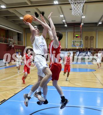 Basketball 2. Liga 2023/2024. Grunddurchgang 17. Runde.  KOS gegen Upper Austrian Ballers   Andi Smrtnik (KOS), Simon Hintenaus   (Austrian Ballers). Klagenfurt, am 10.2.2024.
Foto: Kuess

---
pressefotos, pressefotografie, kuess, qs, qspictures, sport, bild, bilder, bilddatenbank