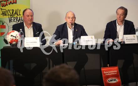 Fussball. Jahreshauptversammlung Kaerntner Fussballverband.  Gerhard Engl, Martin Mutz, Richard Watzke. Klagenfurt, am 15.3.2024.
Foto: Kuess
---
pressefotos, pressefotografie, kuess, qs, qspictures, sport, bild, bilder, bilddatenbank