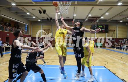 Basketball 2. Liga 2023/2024. Playoffs. VF-033.  Woerthersee Piraten gegen Guessing Blackbirds.  Simon Finzgar  (Piraten),  Christoph Astl   (Guessing). Klagenfurt, am 16.3.2024.
Foto: Kuess

---
pressefotos, pressefotografie, kuess, qs, qspictures, sport, bild, bilder, bilddatenbank