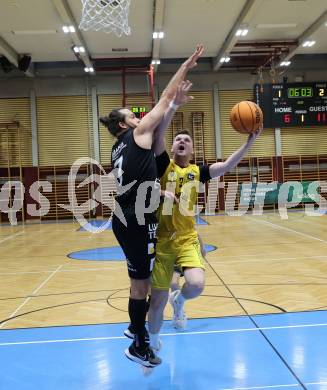 Basketball 2. Liga 2023/2024. Playoffs. VF-033.  Woerthersee Piraten gegen Guessing Blackbirds.  Jernej Andolsek Heine  (Piraten),  Florian Poecksteiner  (Guessing). Klagenfurt, am 16.3.2024.
Foto: Kuess

---
pressefotos, pressefotografie, kuess, qs, qspictures, sport, bild, bilder, bilddatenbank