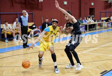 Basketball 2. Liga 2023/2024. Playoffs. VF-033.  Woerthersee Piraten gegen Guessing Blackbirds.   Shawn L. Ray (Piraten),  Christoph Astl   (Guessing). Klagenfurt, am 16.3.2024.
Foto: Kuess

---
pressefotos, pressefotografie, kuess, qs, qspictures, sport, bild, bilder, bilddatenbank