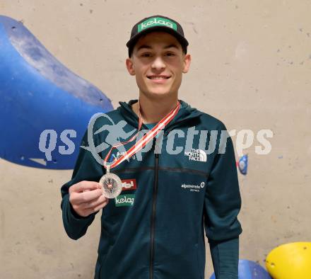 Klettern. Bouldern. Oesterreichische Meisterschaft. Timo Uznik. KLagenfurt, am 17.3.2024.
Foto: Kuess
www.qspictures.net
---
pressefotos, pressefotografie, kuess, qs, qspictures, sport, bild, bilder, bilddatenbank