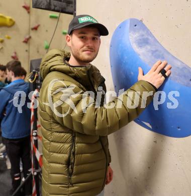 Klettern. Bouldern. Oesterreichische Meisterschaft. Nikolai Uznik. KLagenfurt, am 17.3.2024.
Foto: Kuess
www.qspictures.net
---
pressefotos, pressefotografie, kuess, qs, qspictures, sport, bild, bilder, bilddatenbank