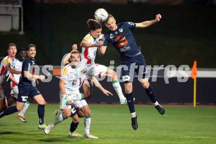 Fussball Regionalliga. WAC Amateure gegen Wallern.   Marcel Fritzer (WAC),  Philipp Mitter  (Wallern).
Wolfsberg, am 22.3.2024.
Foto: Kuess
www.qspictures.net
---
pressefotos, pressefotografie, kuess, qs, qspictures, sport, bild, bilder, bilddatenbank