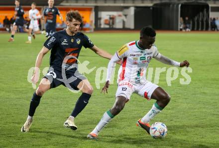 Fussball Regionalliga. WAC Amateure gegen Wallern.  Sankara William Karamoko  (WAC), Felix Huspek   (Wallern). Wolfsberg, am 22.3.2024.
Foto: Kuess
www.qspictures.net
---
pressefotos, pressefotografie, kuess, qs, qspictures, sport, bild, bilder, bilddatenbank