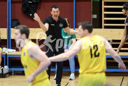 Basketball 2. Liga 2023/2024. Playoffs. SF-1.  Woerthersee Piraten gegen Union Deutsch Wagram Alligators.   Trainer Lukas Hofer    (Deutsch Wagram). Klagenfurt, am 23.3.2024.
Foto: Kuess

---
pressefotos, pressefotografie, kuess, qs, qspictures, sport, bild, bilder, bilddatenbank