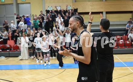 Basketball 2. Liga 2023/2024. Playoffs. SF-3.  Woerthersee Piraten gegen Union Deutsch Wagram Alligators.   Jubel Philip Konate  (Deutsch Wagram). Klagenfurt, am 6.4.2024.
Foto: Kuess
---
pressefotos, pressefotografie, kuess, qs, qspictures, sport, bild, bilder, bilddatenbank