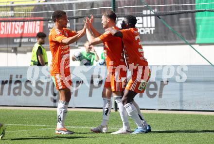 Fussball Bundesliga. SK Austria Klagenfurt gegen TSV Egger Glas Hartberg. Torjubel Ibane Bowat, Maximilian Entrup, Ousmane Diakite  (Hartberg).  Klagenfurt, am 7.4.2024.
Foto: Kuess
www.qspictures.net
---
pressefotos, pressefotografie, kuess, qs, qspictures, sport, bild, bilder, bilddatenbank