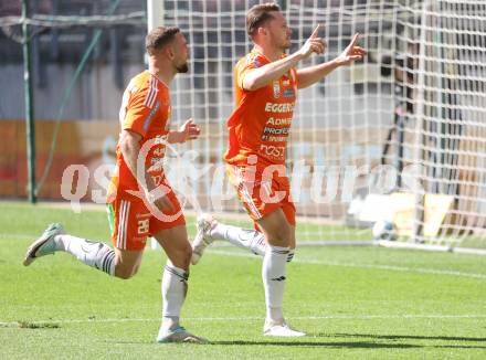 Fussball Bundesliga. SK Austria Klagenfurt gegen TSV Egger Glas Hartberg.  Torjubel Maximilian Entrup, Juergen Heil  (Hartberg).  Klagenfurt, am 7.4.2024.
Foto: Kuess
www.qspictures.net
---
pressefotos, pressefotografie, kuess, qs, qspictures, sport, bild, bilder, bilddatenbank