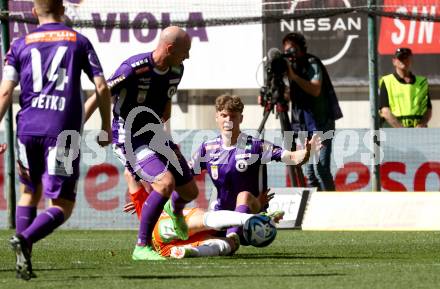 Fussball Bundesliga. SK Austria Klagenfurt gegen TSV Egger Glas Hartberg. Nicolas Wimmer, Jannik Robatsch (Klagenfurt),  Dominik Prokop   (Hartberg).  Klagenfurt, am 7.4.2024.
Foto: Kuess
www.qspictures.net
---
pressefotos, pressefotografie, kuess, qs, qspictures, sport, bild, bilder, bilddatenbank