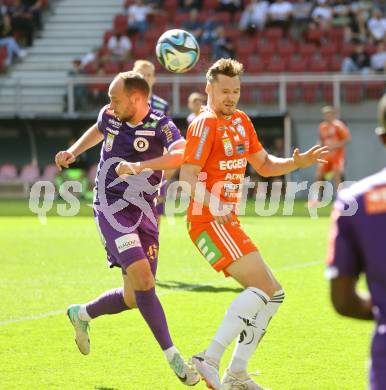 Fussball Bundesliga. SK Austria Klagenfurt gegen TSV Egger Glas Hartberg. Rico Benatelli,  (Klagenfurt),  Maximilian Entrup  (Hartberg).  Klagenfurt, am 7.4.2024.
Foto: Kuess
www.qspictures.net
---
pressefotos, pressefotografie, kuess, qs, qspictures, sport, bild, bilder, bilddatenbank