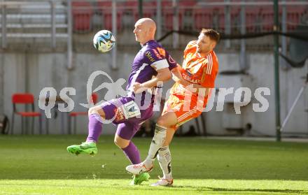 Fussball Bundesliga. SK Austria Klagenfurt gegen TSV Egger Glas Hartberg. Nicolas Wimmer  (Klagenfurt),  Maximilian Entrup (Hartberg).  Klagenfurt, am 7.4.2024.
Foto: Kuess
www.qspictures.net
---
pressefotos, pressefotografie, kuess, qs, qspictures, sport, bild, bilder, bilddatenbank
