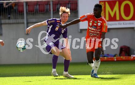 Fussball Bundesliga. SK Austria Klagenfurt gegen TSV Egger Glas Hartberg. Aaron Sky Schwarz,   (Klagenfurt),  Ousmane Diakite (Hartberg).  Klagenfurt, am 7.4.2024.
Foto: Kuess
www.qspictures.net
---
pressefotos, pressefotografie, kuess, qs, qspictures, sport, bild, bilder, bilddatenbank