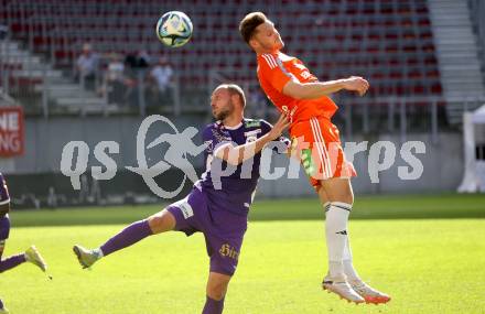 Fussball Bundesliga. SK Austria Klagenfurt gegen TSV Egger Glas Hartberg.  Rico Benatelli,  (Klagenfurt), Maximilian Entrup  (Hartberg).  Klagenfurt, am 7.4.2024.
Foto: Kuess
www.qspictures.net
---
pressefotos, pressefotografie, kuess, qs, qspictures, sport, bild, bilder, bilddatenbank