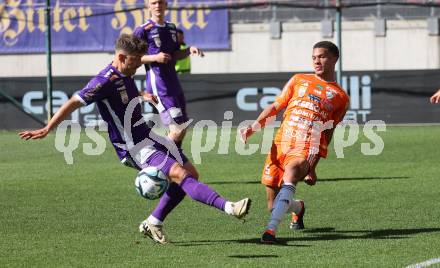 Fussball Bundesliga. SK Austria Klagenfurt gegen TSV Egger Glas Hartberg.  Christopher Wernitznig, (Klagenfurt),   Ibane Bowat (Hartberg).  Klagenfurt, am 7.4.2024.
Foto: Kuess
www.qspictures.net
---
pressefotos, pressefotografie, kuess, qs, qspictures, sport, bild, bilder, bilddatenbank