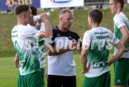 Fussball Unterliga Ost. Feldkirchen SV gegen Sirnitz. Trainer Robert Pozewaunig (Feldkirchen),   Feldkirchen, am 13.4.2024.
Foto: Kuess
www.qspictures.net
---
pressefotos, pressefotografie, kuess, qs, qspictures, sport, bild, bilder, bilddatenbank