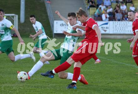 Fussball Unterliga Ost. Feldkirchen SV gegen Sirnitz.  Felix Pertlwieser (Feldkirchen),  Martin Hinteregger (Sirnitz). Feldkirchen, am 13.4.2024.
Foto: Kuess
www.qspictures.net
---
pressefotos, pressefotografie, kuess, qs, qspictures, sport, bild, bilder, bilddatenbank