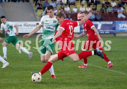 Fussball Unterliga Ost. Feldkirchen SV gegen Sirnitz.  Felix Pertlwieser (Feldkirchen), Martin Hinteregger  (Sirnitz). Feldkirchen, am 13.4.2024.
Foto: Kuess
www.qspictures.net
---
pressefotos, pressefotografie, kuess, qs, qspictures, sport, bild, bilder, bilddatenbank