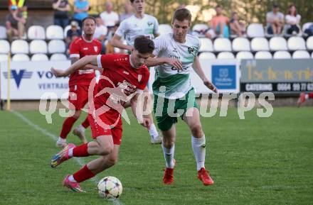 Fussball Unterliga Ost. Feldkirchen SV gegen Sirnitz.  Felix Pertlwieser (Feldkirchen),  Rene Cickovic (Sirnitz). Feldkirchen, am 13.4.2024.
Foto: Kuess
www.qspictures.net
---
pressefotos, pressefotografie, kuess, qs, qspictures, sport, bild, bilder, bilddatenbank