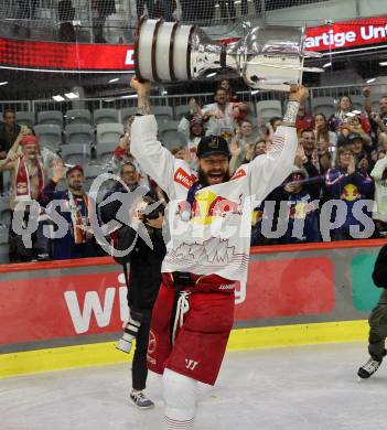 EBEL. Eishockey Bundesliga. EC KAC gegen Salzburg.   Meisterjubel Thomas Raffl (Salzburg). Klagenfurt, am 19.4..2024.
Foto: Kuess
www.qspictures.net
---
pressefotos, pressefotografie, kuess, qs, qspictures, sport, bild, bilder, bilddatenbank