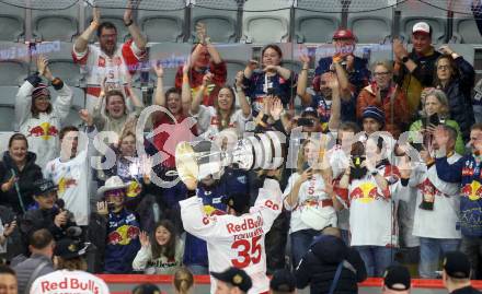 EBEL. Eishockey Bundesliga. EC KAC gegen Salzburg. Atte Tolvanen, Fans (Salzburg). Klagenfurt, am 19.4..2024.
Foto: Kuess
www.qspictures.net
---
pressefotos, pressefotografie, kuess, qs, qspictures, sport, bild, bilder, bilddatenbank