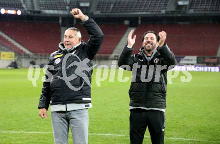 Fussball Bundesliga. SK Austria Klagenfurt gegen FC Red Bull Salzburg. Jubel Trainer Peter Pacult, Sandro Zakany  (Klagenfurt).  Klagenfurt, am 24.4.2024.
Foto: Kuess
www.qspictures.net
---
pressefotos, pressefotografie, kuess, qs, qspictures, sport, bild, bilder, bilddatenbank