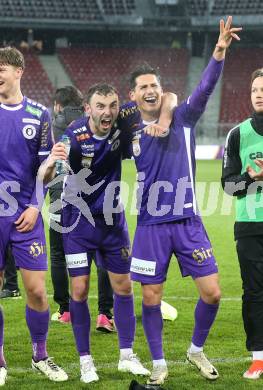 Fussball Bundesliga. SK Austria Klagenfurt gegen FC Red Bull Salzburg. Jubel Andrew Irving, Sebastian Guerra Soto  (Klagenfurt).  Klagenfurt, am 24.4.2024.
Foto: Kuess
www.qspictures.net
---
pressefotos, pressefotografie, kuess, qs, qspictures, sport, bild, bilder, bilddatenbank