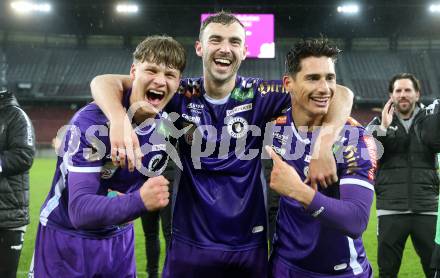 Fussball Bundesliga. SK Austria Klagenfurt gegen FC Red Bull Salzburg. Jubel Jannik Robatsch, Andrew Irving, Sebastian Guerra Soto  (Klagenfurt).  Klagenfurt, am 24.4.2024.
Foto: Kuess
www.qspictures.net
---
pressefotos, pressefotografie, kuess, qs, qspictures, sport, bild, bilder, bilddatenbank