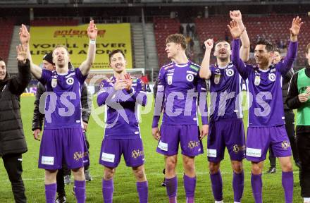 Fussball Bundesliga. SK Austria Klagenfurt gegen FC Red Bull Salzburg.  Jubel Christopher CVetko, Till Schumacher, Jannik Robatsch, Andrew Irving, Sebastian Guerra Soto (Klagenfurt).  Klagenfurt, am 24.4.2024.
Foto: Kuess
www.qspictures.net
---
pressefotos, pressefotografie, kuess, qs, qspictures, sport, bild, bilder, bilddatenbank