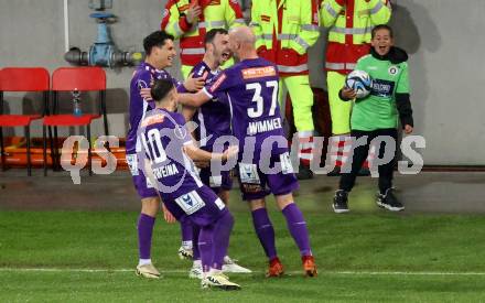 Fussball Bundesliga. SK Austria Klagenfurt gegen FC Red Bull Salzburg. Torjubel Sinan Karweina, Sebastian Guerra SDoto, Andrew Irving, Nicolas Wimmer  (Klagenfurt).  Klagenfurt, am 24.4.2024.
Foto: Kuess
www.qspictures.net
---
pressefotos, pressefotografie, kuess, qs, qspictures, sport, bild, bilder, bilddatenbank